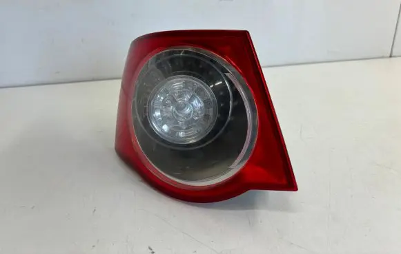 Volkswagen Jetta V Rear/tail lights 1K5945095G