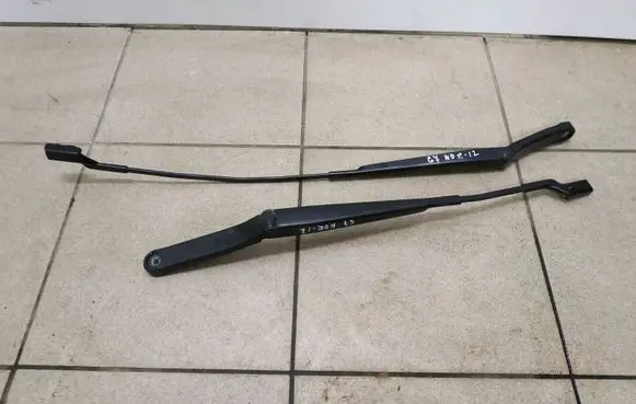 Volkswagen Golf VII Windshield/front glass wiper blade 