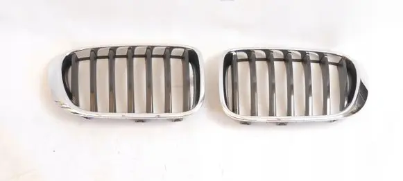 BMW X3 F25 Front bumper upper radiator grill 73385727338571