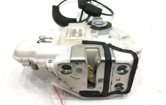 Honda CR-V Front door lock 72111-SWA-G1
