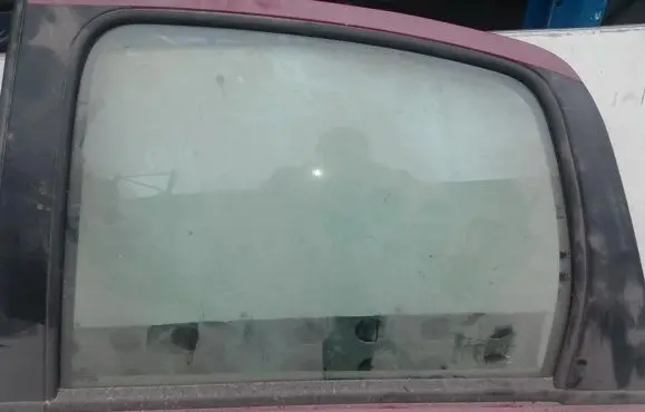 Citroen C3 Rear door window glass
