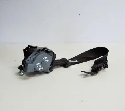 Rear seatbelt