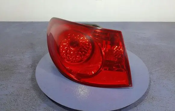 Hyundai Elantra Rear/tail lights 924012H050