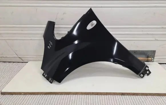 Mitsubishi i-MiEV Fender