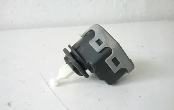Skoda Fabia Mk1 (6Y) Headlight level adjustment motor 6Y0941295 007878