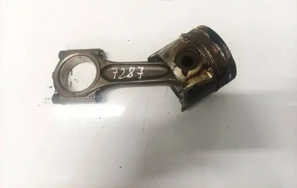 Volvo V50 Piston with connecting rod