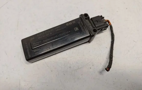 BMW X3 F25 Tire pressure control unit 6875773 36106875773 36106876227