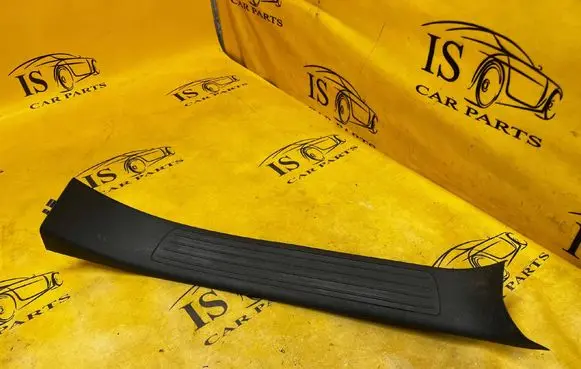 Mercedes-Benz GL X166 Rear sill trim cover A1666800735