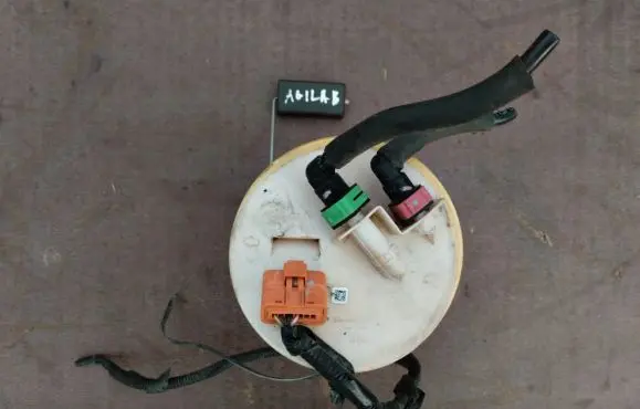 Opel Agila B In-tank fuel pump 4708793