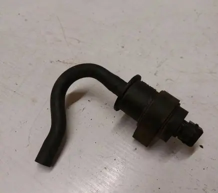 Volvo S40 Vacuum valve 8653642