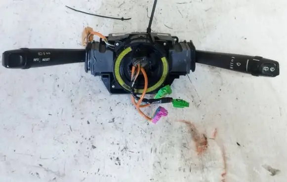 Volvo XC70 Wiper control stalk 30658614