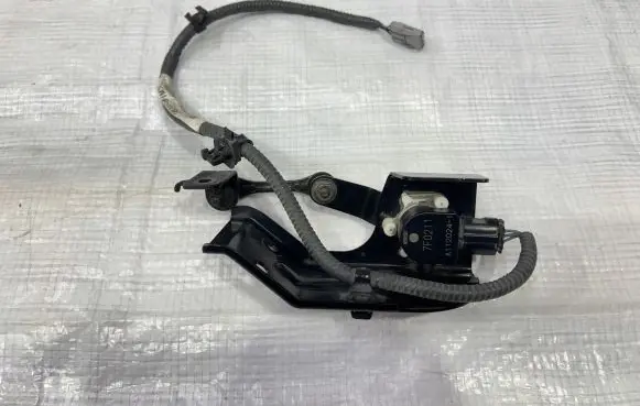 Suzuki Vitara (LY) Headlight/headlamp level sensor 3688261M00