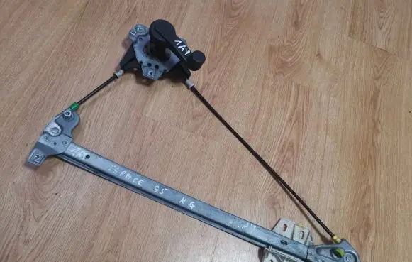 Renault Espace II Rear door manual window regulator 