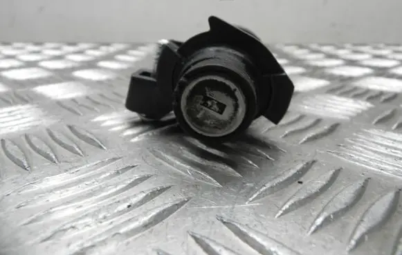 Mercedes-Benz C AMG W205 Loading door lock A2047500061 T7299