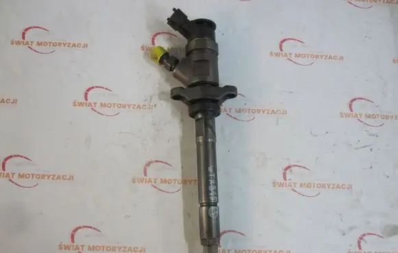 Peugeot 406 Fuel injector 0445110353