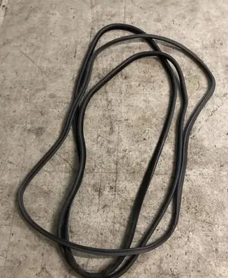 Land Rover Evoque I Front door rubber seal