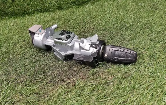 Ford Focus C-MAX Ignition lock 3M513F880AE 98AB11572BG