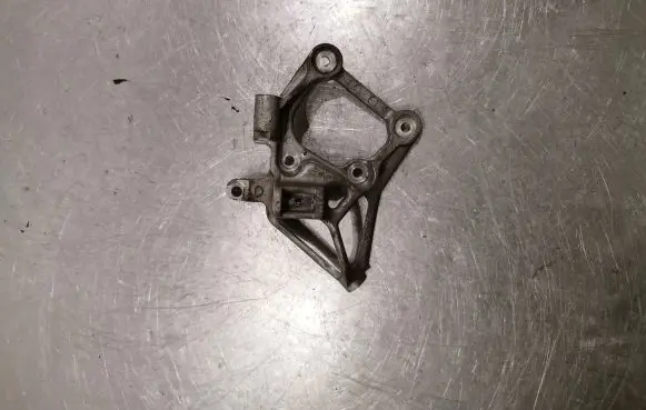 Citroen Berlingo Engine mounting bracket 9662414980