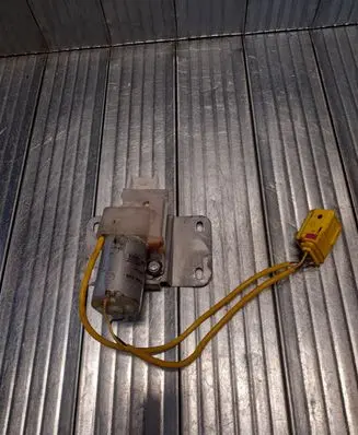 Volkswagen Phaeton Seat belt adjustment motor 404691 560973354D