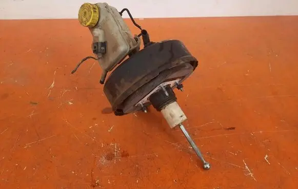 Skoda Fabia Mk2 (5J) Brake booster X5617