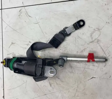 Volvo S60 Front seatbelt 30662993