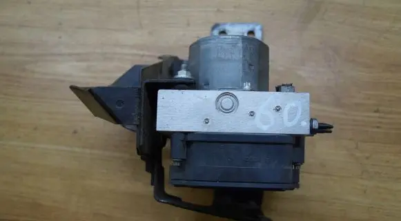 Maserati Quattroporte ABS Pump 670031589