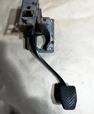 Dodge Caliber Brake pedal 05105522af