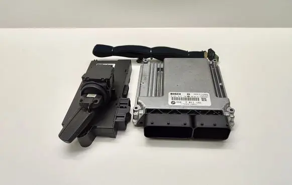 BMW 5 E60 E61 Engine ECU kit and lock set 7811151 0281015130 DDE7811151