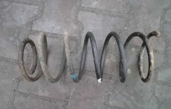 Volkswagen Golf I Front coil spring