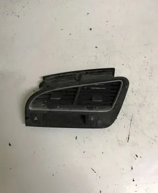 Peugeot 5008 Dash center air vent grill 14112