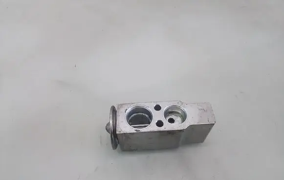 Toyota Yaris Air conditioning (A/C) expansion valve 