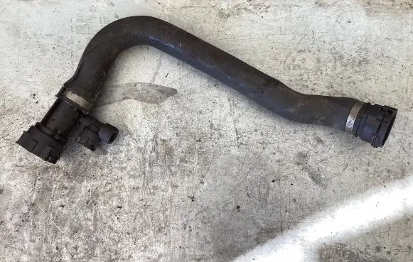 Volvo XC90 Engine coolant pipe/hose NW32120