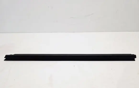 Nissan Qashqai J12 Rubber seal rear door window/glass 828346UA0A