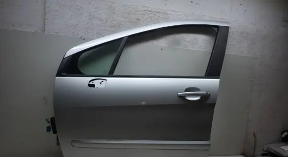 Peugeot 308 SW Front door