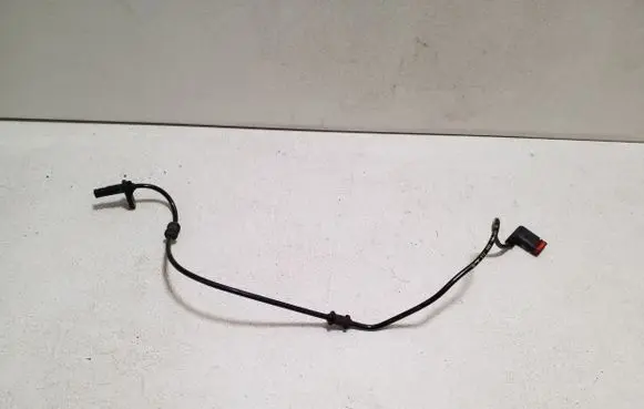 Mercedes-Benz CLS C218 X218 ABS rear brake sensor A2129051001