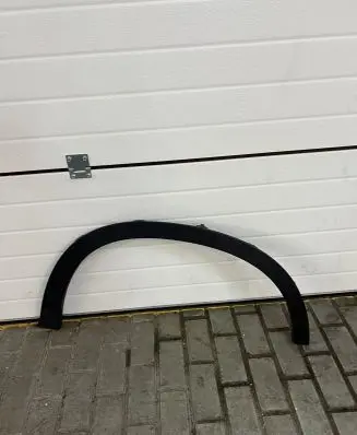 BMW X5 E70 Front arch trim 51777158428 D8613