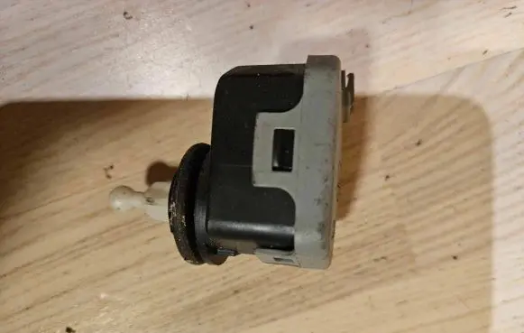 Skoda Fabia Mk1 (6Y) Headlight level adjustment motor 6Y0941295