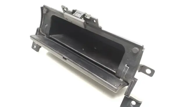 Suzuki Grand Vitara II Glove box 1v7x0 1v8f0