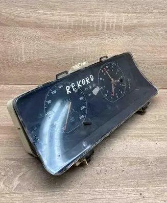 Opel Rekord E2 Speedometer (instrument cluster) 81117340 90149099