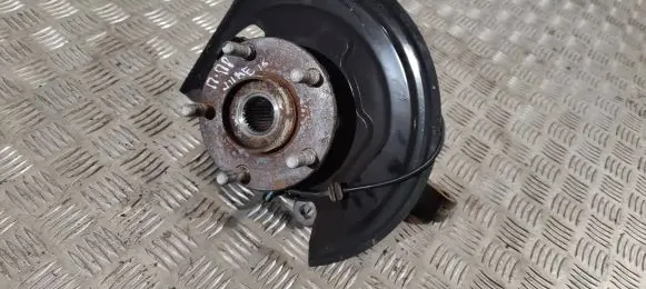 Nissan Juke I F15 Front wheel hub