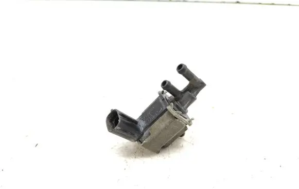 Mazda 626 Vacuum valve K5T48075
