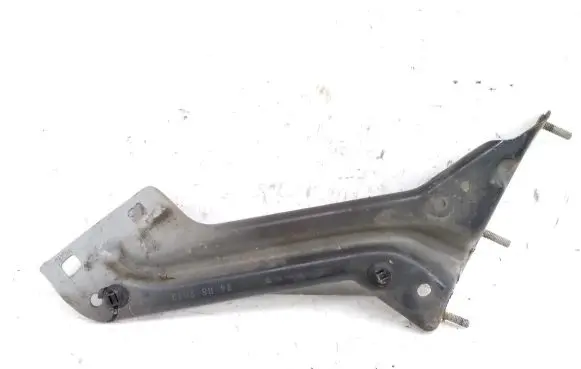 Audi Q5 SQ5 Fender mounting bracket 8R0821135