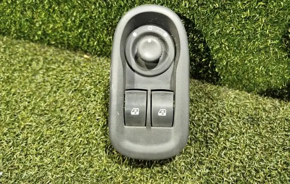 Renault Master III Electric window control switch 8200637849 1007479