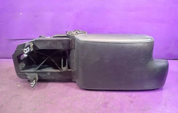 BMW X3 E83 Armrest 51168213678