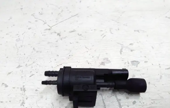 Mercedes-Benz S W221 Turbo solenoid valve 0025407097 48B43625C02