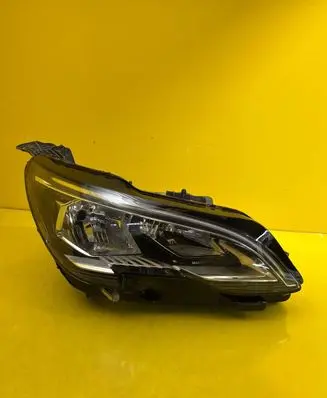Peugeot 3008 II Headlight/headlamp 9810478080