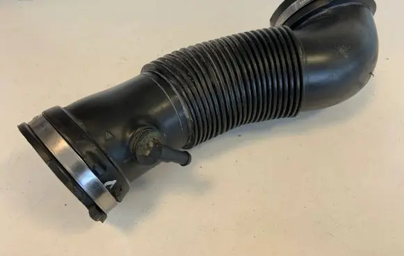 Audi Q5 SQ5 Air intake duct part 06L129629B