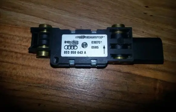 Audi A4 S4 B6 8E 8H Airbag deployment crash/impact sensor 8E0959643A