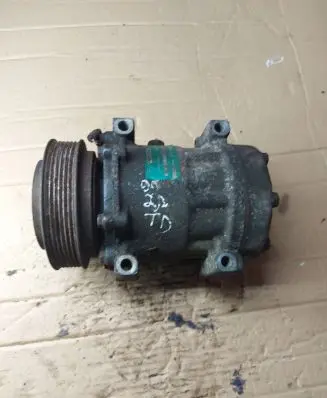 Renault Espace III Air conditioning (A/C) compressor (pump) 770011298