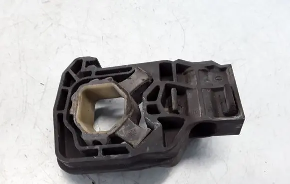 BMW 5 F10 F11 Radiator mount bracket
